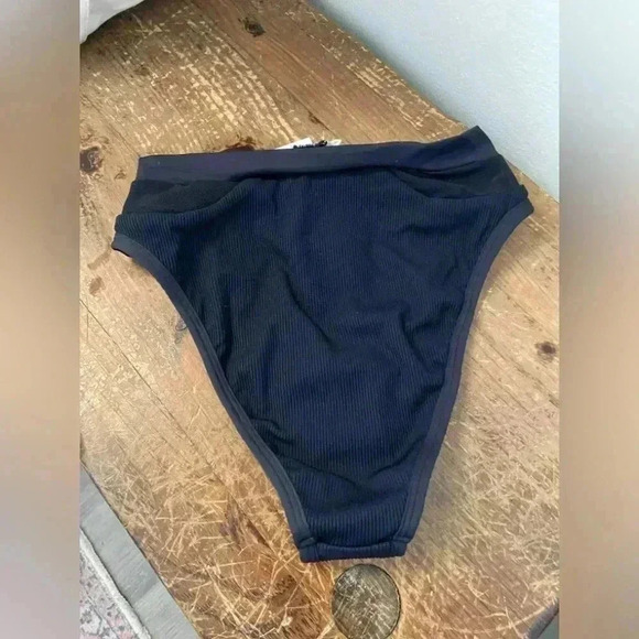 NWT L*space Palomia bikini bottoms black size S - Picture 2 of 2